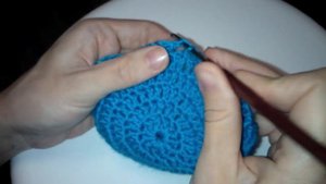 Весенняя шапка крючком ажурным узором Spring Crochet hat