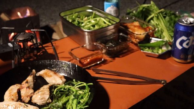 전기매트와 난로 없이 영하3도에서 캠핑하기 | 미나리에 항정살과 삼겹살 | 여자솔캠 | 라움미니 | 충주 카이로스 캠핑장 | 캠핑 장비 소개 | 캠핑브이로그 смотреть онлайн