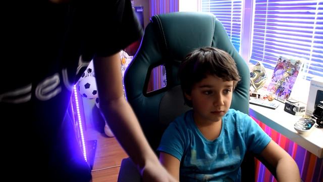 ДАВИД ПОЙМАЛ ПЕЛЕ 91 | PELE IN A PACK FIFA 18 смотреть онлайн