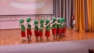 Танец "Гномики"