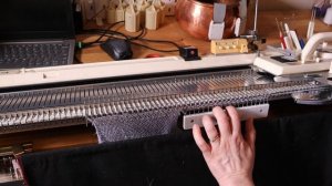 Реглан вязанный поперек в круговую одним блоком без отрыва нити на машине. Принципы вязазния.