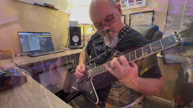 Brendon Small's Ghosthorse Epiphone Explorer Galaktikon Burst смотреть онлайн