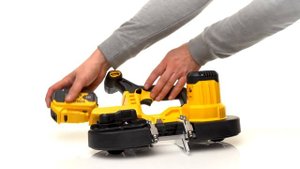 Пила дисковая аккумуляторная DEWALT DCS373N