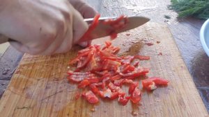 уха из трёх голов осётр, форель,судак в казане на костре.