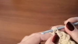 Шапка косами, зимняя, крючком.