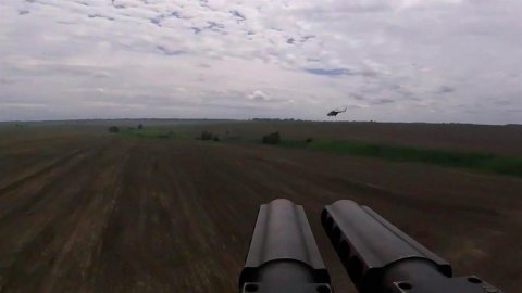 Высокоточными ракетами с воздуха российская авиаци...удар по бронетанковому заводу в районе Харькова