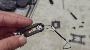 Смотреть Всем!!! Как не повредить кнопку включения при разборе на Apple imac A1418 или Починить!