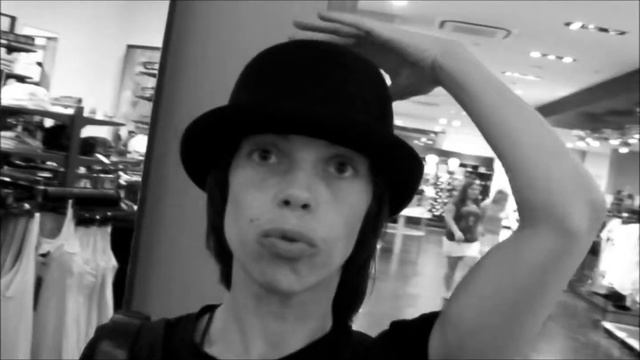 Завернувшись в пальто твоих улиц. смотреть онлайн