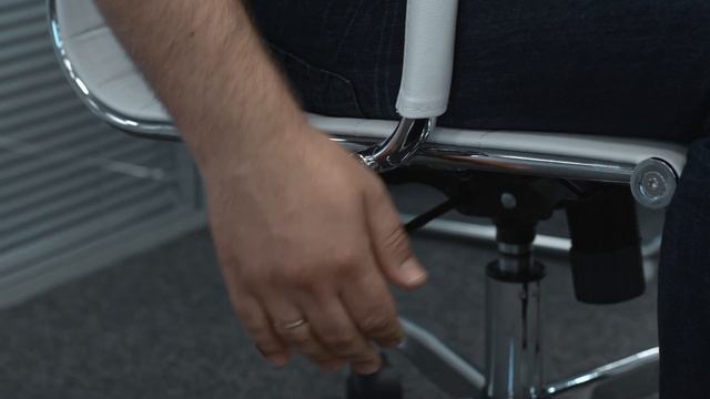 Обзор кресла Topchairs City. Современная классика среди офисных кресел / Stool group смотреть онлайн