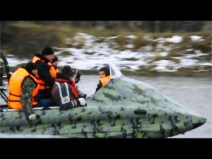 Аэролодка Пиранья-1М с максимальной загрузкой 3 - 4 - 5 человек. Пиранья-1М - дёшево и сердито