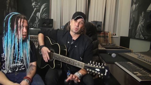 Артур Беркут показывает песню на гитаре! смотреть онлайн