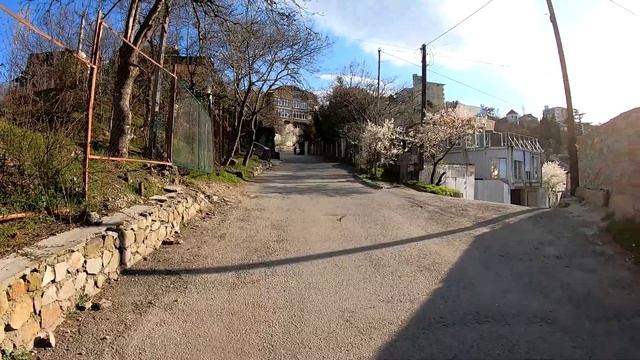 Ялта весной. Улица Таврическая в Ялте. Прогулка по весенней Ялте. Погода в Ялте в апреле. Крым 2021 смотреть онлайн