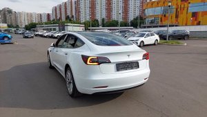 Световое шоу Tesla Model 3 / Black Pixel