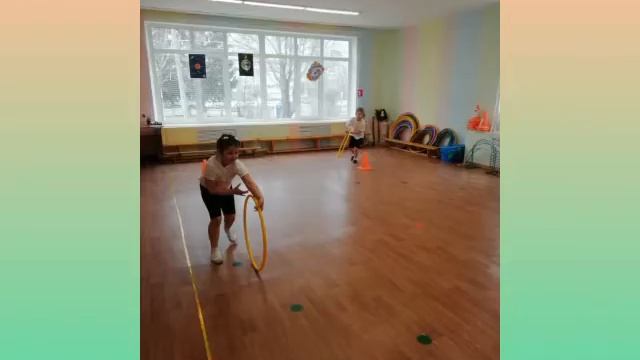 (Космонавты). "Космонавтом стать хочу прямо к звёздам полечу! "./день космонавтики/. смотреть онлайн