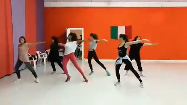 Lady style class in bachata by Damaris Hechavarria смотреть онлайн