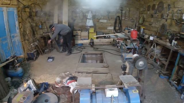 Лабрис - самодельный двусторонний топор смотреть онлайн