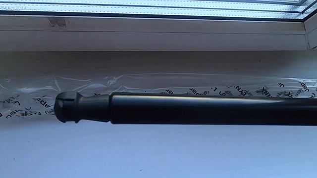 Амортизатор крышки багажника GS1562 LYNXauto, на NISSAN QASHQAI+2 80814 смотреть онлайн