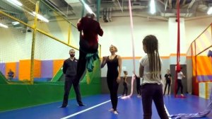 Воздушные полотна, обрыв на полотнах. AirTrick Mat в Днепре. Воздушная гимнастика в Jumper.
