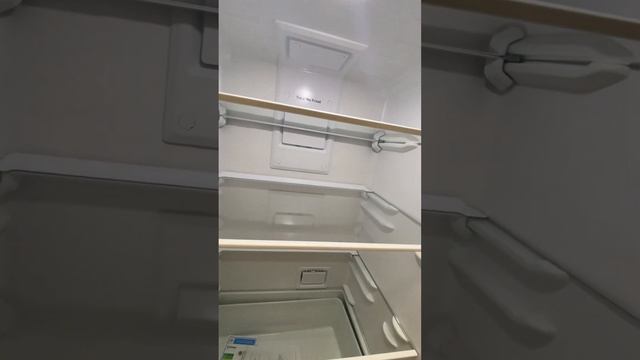 А вот и наш первый обзорчик на супер холодильник  INDESIT? #казань #рекомендации