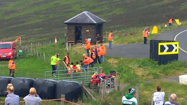 TT isle of man _ fatal crash смотреть онлайн