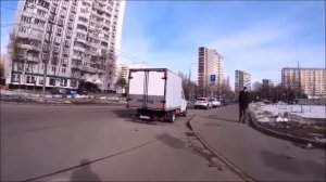 у метро "Отрадное"