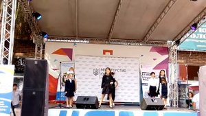 Показ школьной формы от Дома Моды Viani