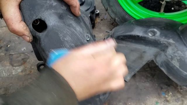 Замена ремня и роликов вариатора на скутере Honda Dio смотреть онлайн