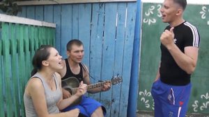 Очень классно спел под гитару!
