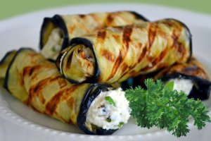 СЪЕДАЕТСЯ МОМЕНТАЛЬНО? РУЛЕТИКИ из БАКЛАЖАНОВ с курицей и сыром?