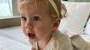 КОПИЯ ИЗВЕСТНОГО ОТЦА! Анна Курникова показала подросшую дочь Машу от Энрике Иглесиаса