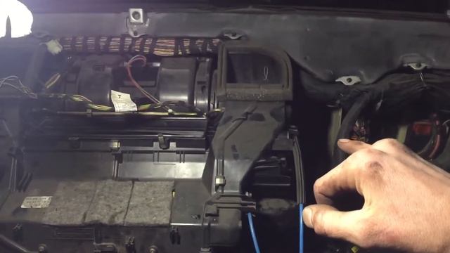 Замена радиатора печки BMW e39 часть-2 смотреть онлайн
