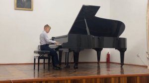 Дружбин Арсений (Йозеф Гайдн - Соната №2 ми минор)