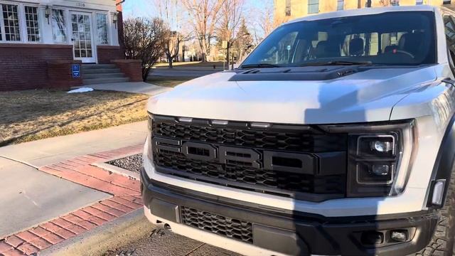 Should I have gotten the 37 Performance Package Ford Raptor instead? смотреть онлайн