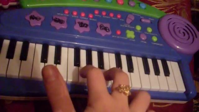Игра на пианино( на детском) смотреть онлайн