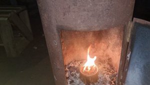 Свеча из консервной банки, картона и воска. Как, куда и где её использовать каждый решит сам.