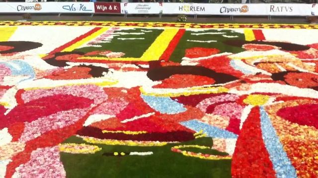 Must see: Amazing Flower carpet in Haarlem смотреть онлайн