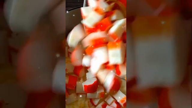 Слоёный салат с курицей ? смотреть онлайн