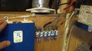 Эксперимент с подключением двух инверторов на 12 и 24 вольта к 24 вольтовой солнечной электростанци