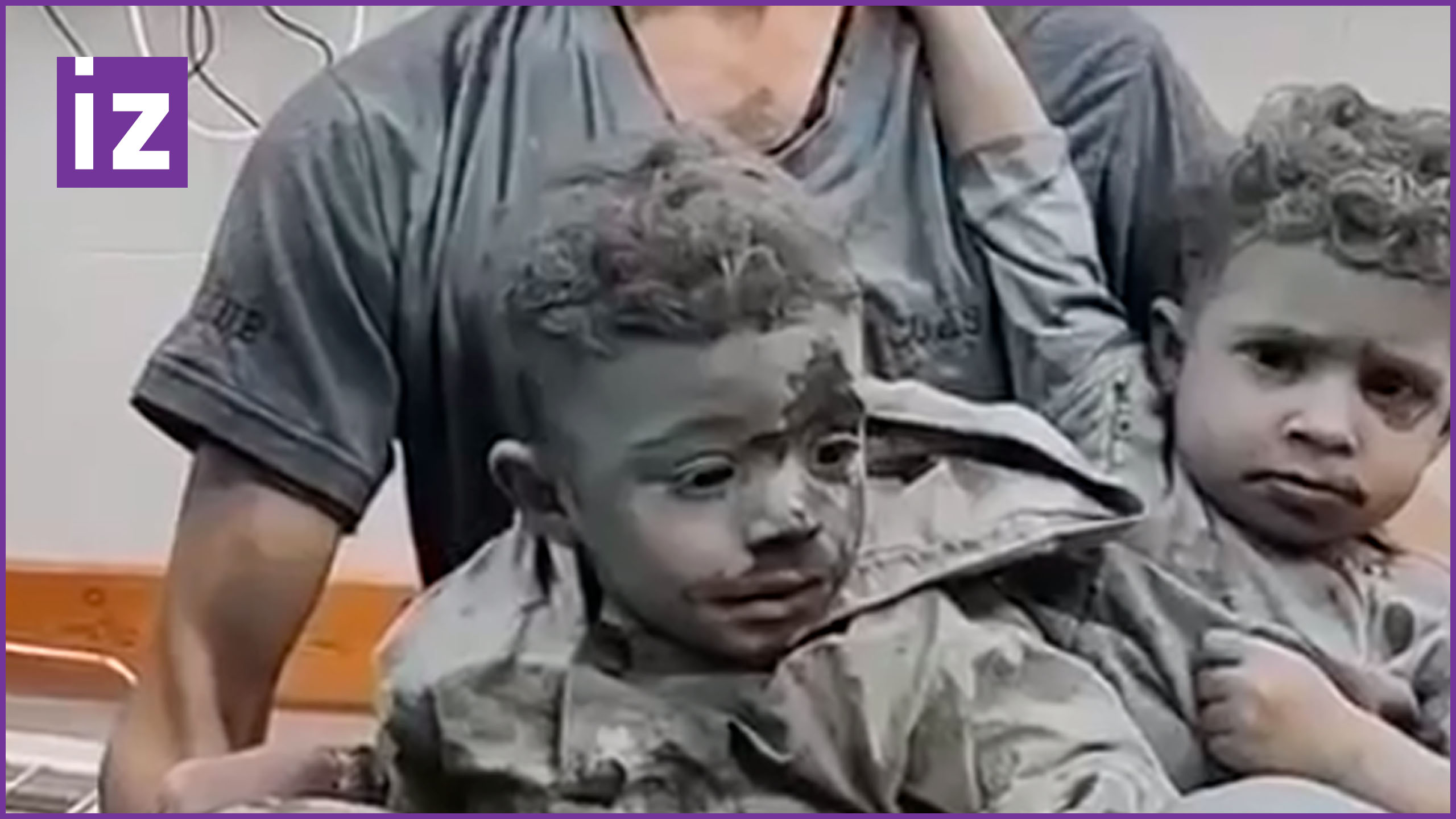 Двойное чудо в Газе: палестинец вытащил детей из-под обломков их дома