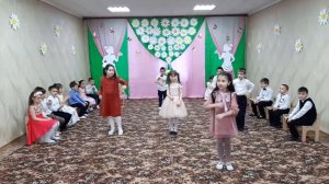 Флешмоб на утреннике 8 марта