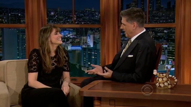 Late Late Show with Craig Ferguson 2/7/2013 Amanda Peet, Paul Williams