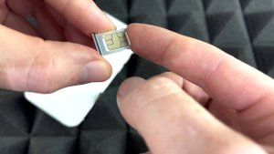 Insert a SIM Card Apple iPhone 13 - 128gb