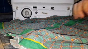 Не включается отжим у стиральной машинки. Чистим сливной фильтр.