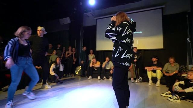 Newstyle Shuffle Battle vol. 3 [ Beginners ] Tinker Bell vs Glosmix смотреть онлайн