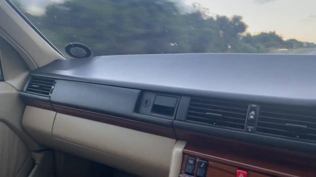 Road-triping in a Mercedes-Benz w124 230e. смотреть онлайн
