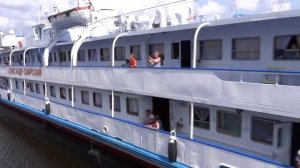 Теплоход Александр Свирский