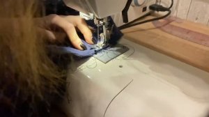 Пошив традиционной женской рубахи. Занятие 8. Продолжаем притачивать ластовицы.