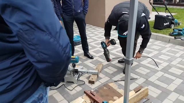 Аккумуляторные ножницы для резки арматуры Makita DSC 191 Z смотреть онлайн