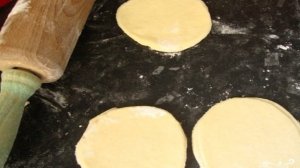 Песочные корзиночки с творожным кремом