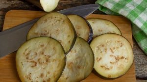 Говядина с баклажанами под овощным соусом – очень просто и безумно вкусно!